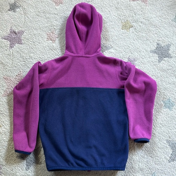 Patagonia kids fleece, size 5T - Picture 2 of 2